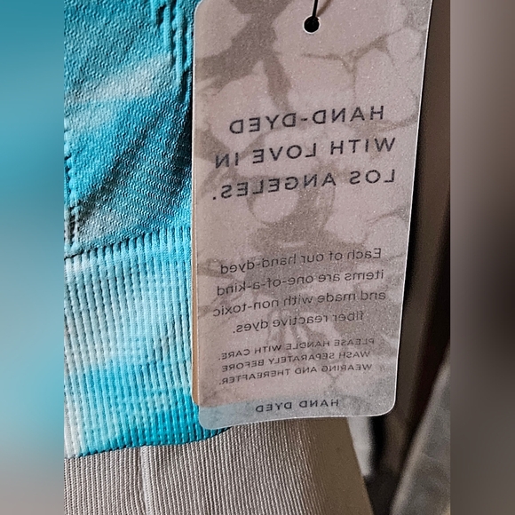 NUX One By One Crop Top Compression Sports Bra Blue Plunge XS NWT - Picture 3 of 6